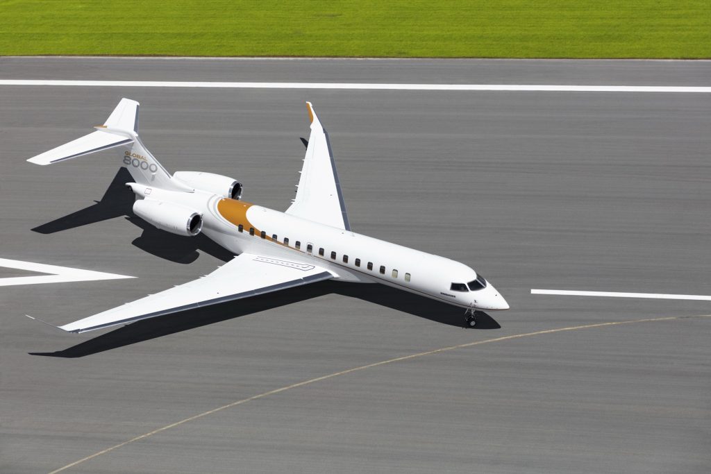 Bombardier Global 8000 exterior