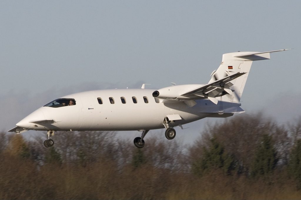 Piaggio Avanti EVO — Nice to Paris