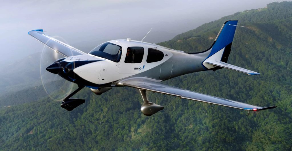 Cirrus SR22 exterior