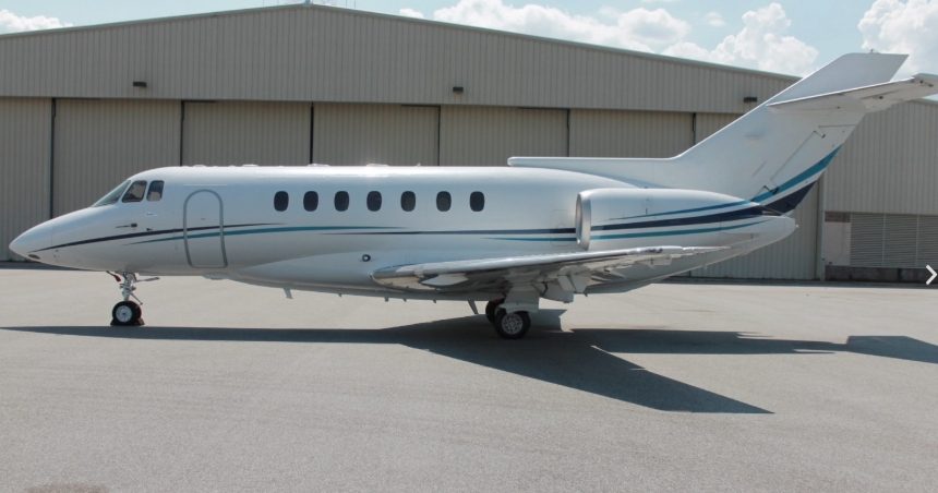 Hawker 1000 exterior